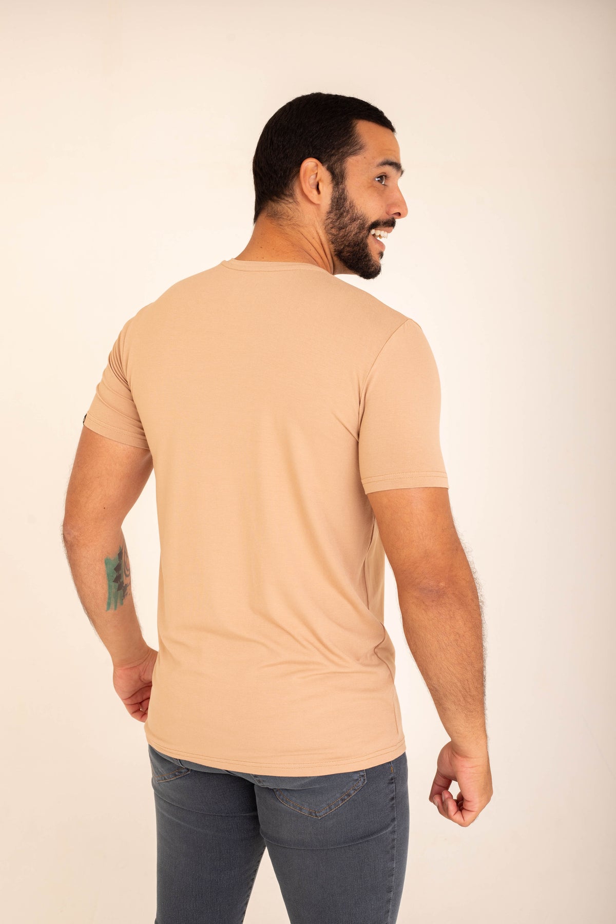T-SHIRT MASCULINA VISCO BALI