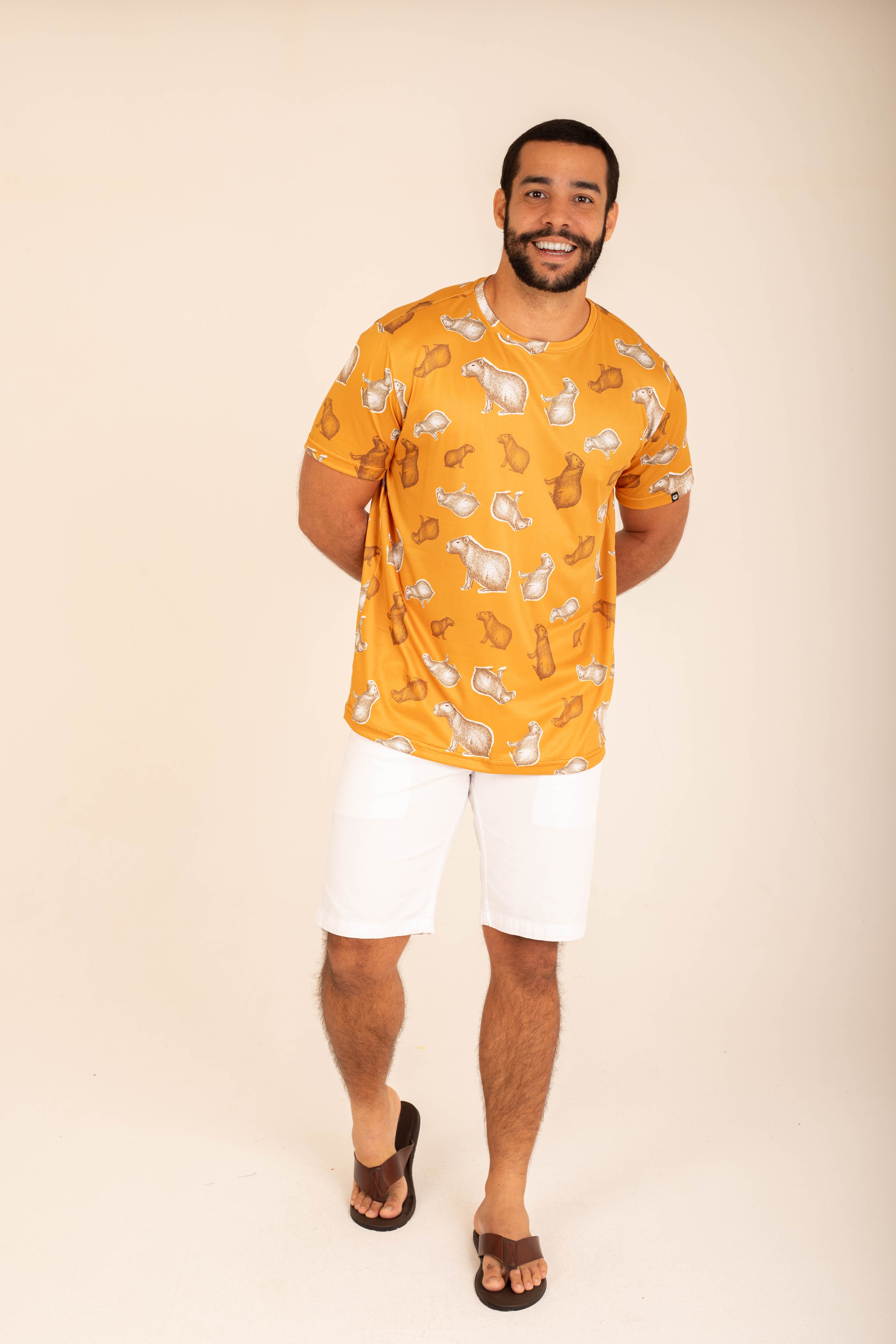 T-SHIRT MASCULINA CAPIVARAS